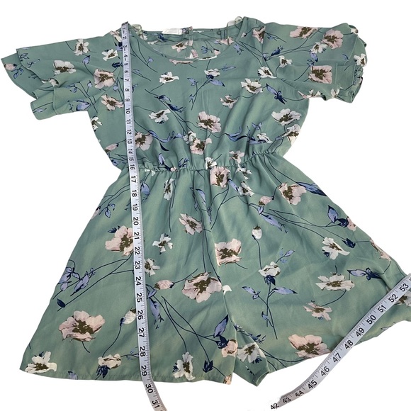 Sienna Sky Floral Spring Short Ruffled Sleeve Romper Size S - Picture 8 of 11